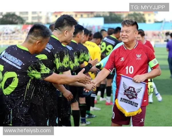 神称号的足球明星们如何在绿茵场上书写传奇与荣耀